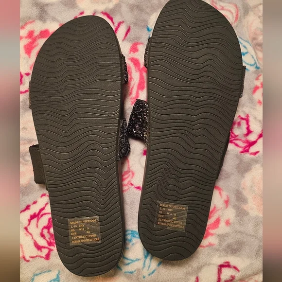 FOR @KSTAND11 - NWOT! Reef Black Glitter Slides - Size 9 - flaw - Picture 5 of 7